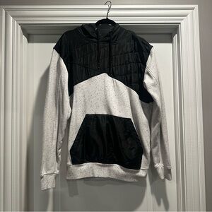 Men’s Champs Sports Goods Size L pullover hoodie With Kangaroo Pockets